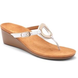 Vionic Park Orchid White Leather Thong Sandals, 6
